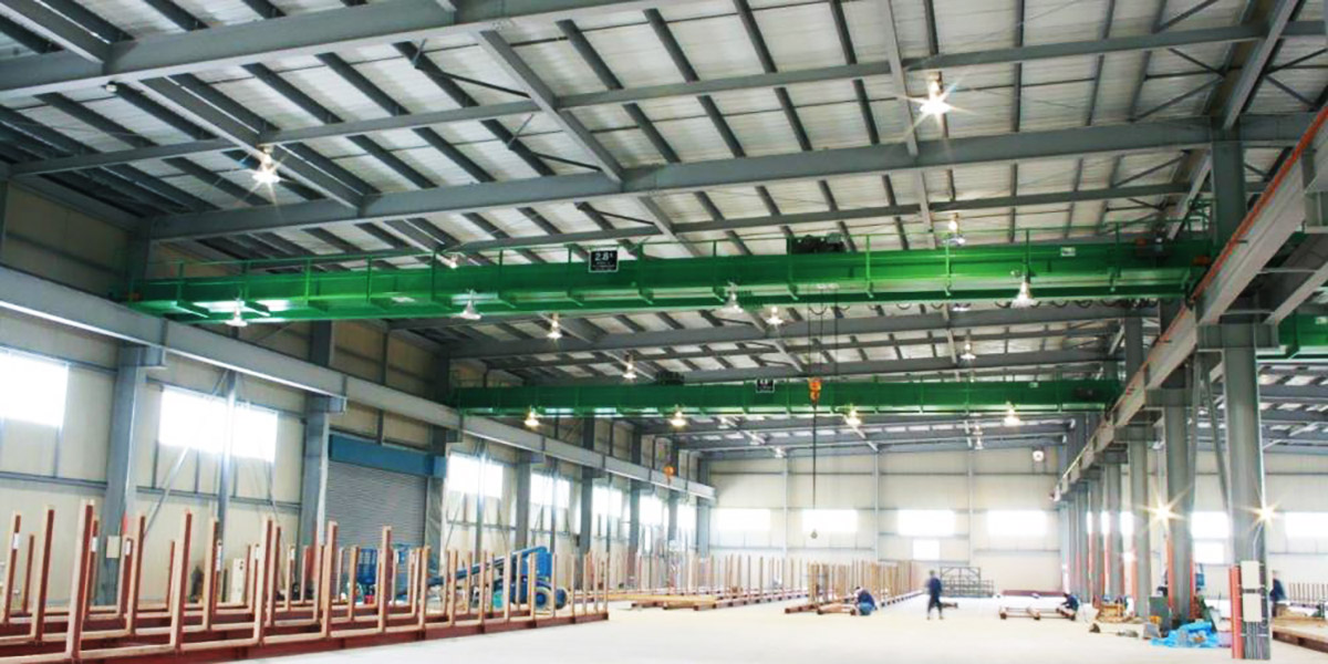 不二工業は私たちの生活に欠かせないクレーンを生産しています